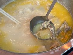 -鲜入围煮花胶鸡海鲜火锅