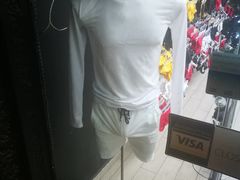 -YI PIN JU 一品居中餐厅 中国超市