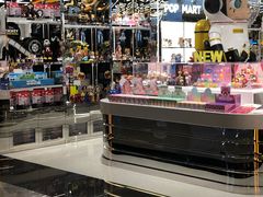 -泡泡玛特POPMART(侨福芳草地店)