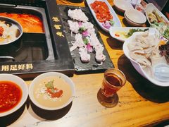 -老牌坊云南鱼豆花火锅(哈西万达店)