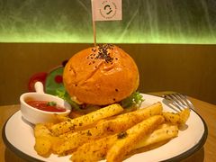 芝心手打牛肉堡-龙治汉堡(中华城店)