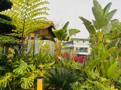 -茅草房·河畔园林火锅