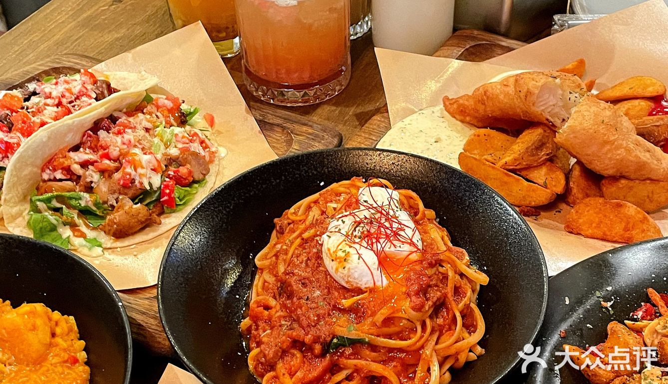 来武汉也要去的小酒馆工业风环境菜品真的惊艳我️