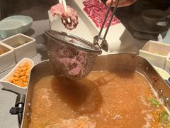 -左庭右院鲜牛肉火锅黑金店(陆家嘴中心店)