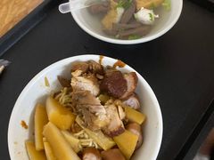 -松树干拌面店