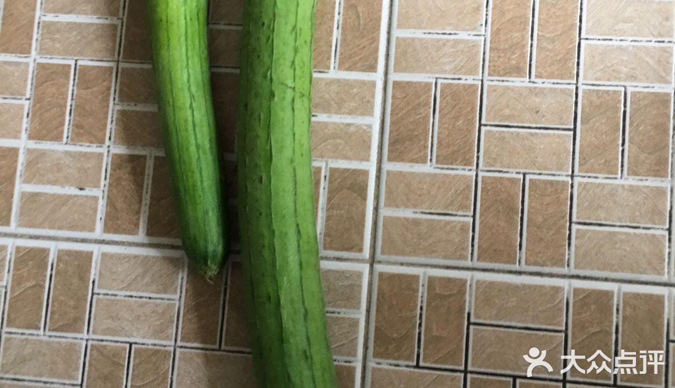 丝瓜炒毛豆这样清爽的家常菜