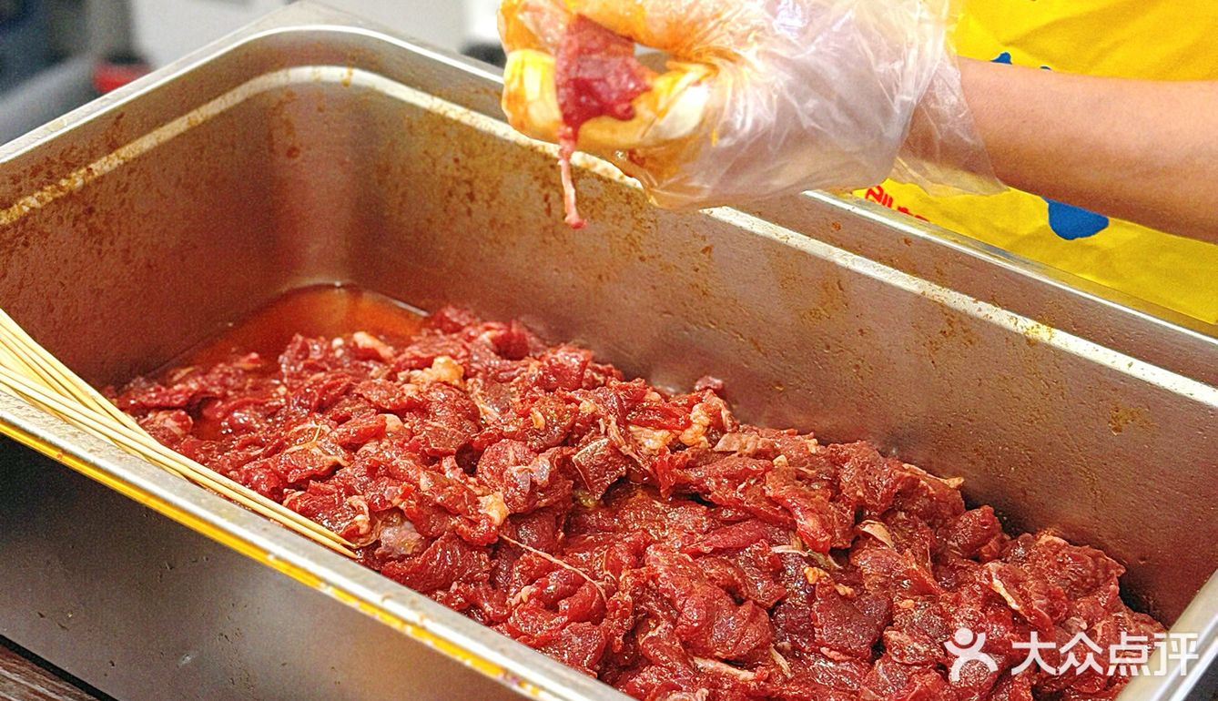 ✅现串现烤的牛肉串来啦……