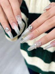-济南花里美甲美睫