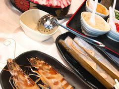 -鲜入围煮花胶鸡海鲜火锅