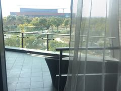 -上海滴水湖皇冠假日酒店