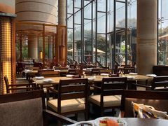 -松山湖凯悦酒店·Café自助餐厅·周末火舞秀表演