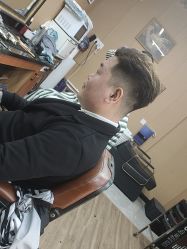 -纯剪男士理发馆·烫染专业店