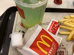 -麦当劳(轻轨曹杨路店)