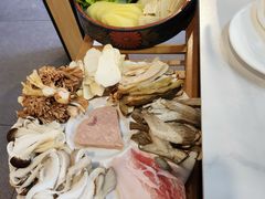 -菌海森林·非遗野生菌火锅(西山区滇池路摩根道店)