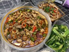 -兔行天下-鸿鹤鲜锅兔(中海国际店)