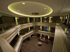 挑空楼层_s-上海松江假日酒店