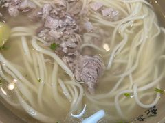 -亮亮面馆(经六路店)