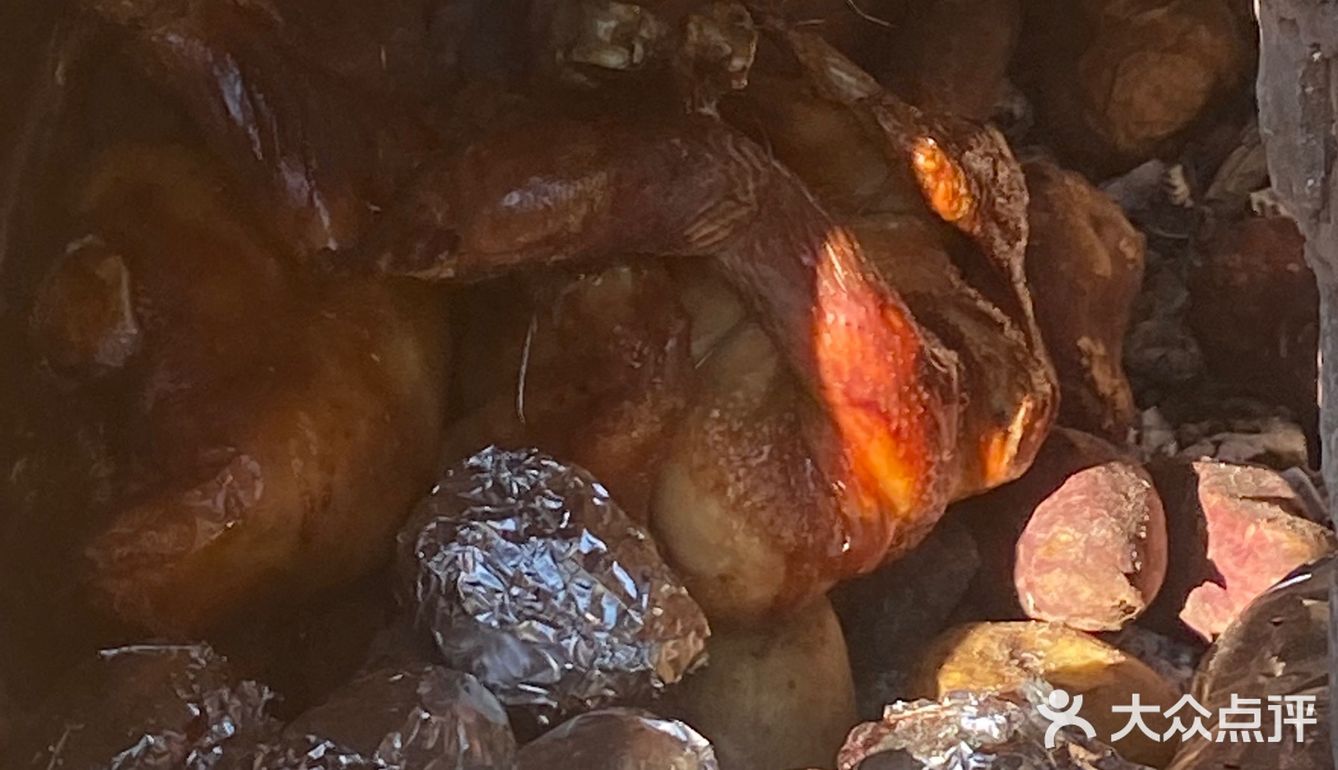 延吉   老沙土窑烧烤 铁锅炖