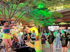 -瑞虹新天地月亮湾