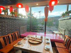 靠窗位-江湖水乡铁锅炖魚(周庄嘉园店)