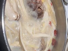 -三人行骨头王火锅(长寿店)