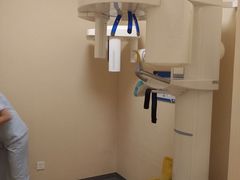 -瑞尔齿科(上海长风大悦城店)