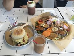 超级牛肉汉堡-野草莓自由市场