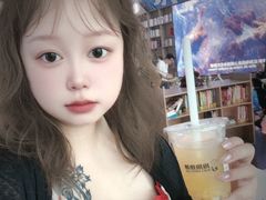 -抱抱地球咖啡馆(国家海洋博物馆店)
