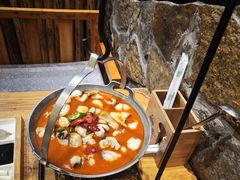 -老滇山寨•云南特色菜•地方菜•民族风情歌舞表演(金碧店)