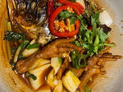 凤爪焗鱼头-周家二小姐的菜(西津渡店)