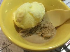 菠萝味冰淇淋-老炉家木炭烤肉(长江国际店)