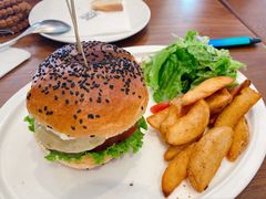 招牌牛肉汉堡-UPPER KITCHEN(延安路店)