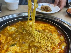 -三清洞摩西韩式年糕火锅(威高广场店)