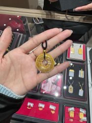 -周大福CHOW TAI FOOK(浦东八佰伴店)