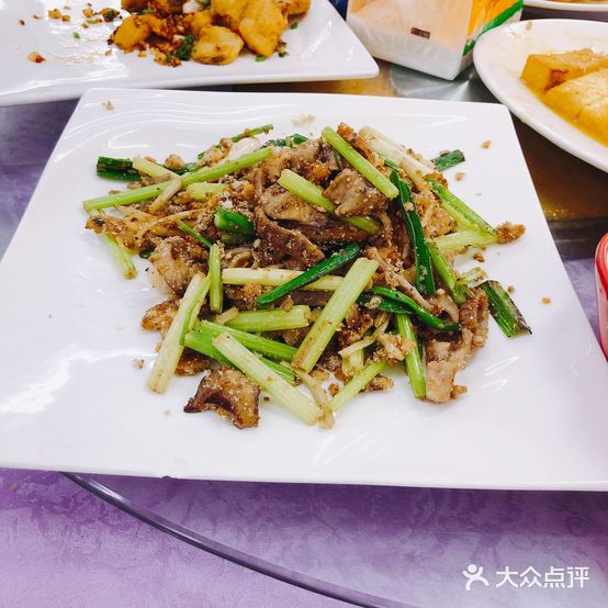 鸿运海鲜美食店