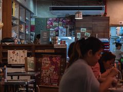 -Mrs Pho Bussorah Street(former Beach Road)
