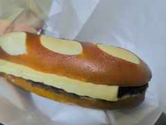 现熬蓝莓芝士碱水棒-PAOPAO Bakery&Café(港汇店)
