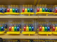 -m豆巧克力世界(上海世茂广场店)