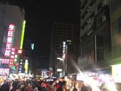 -六合夜市