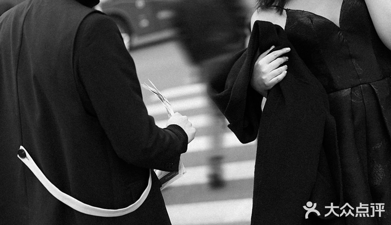 惊艳上海外滩🖤街拍婚纱照高级又浪漫 