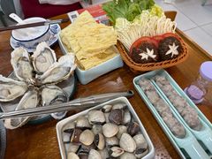 -老何家后安粉·糟粕醋海鲜火锅(三亚湾椰梦长廊店)