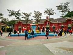 -史努比缤纷世界