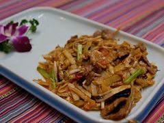 -香巴拉云南餐厅(华莱坞店)