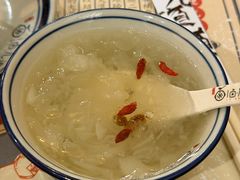 冰糖雪梨银耳汤-卤儿道道(龙游路店)