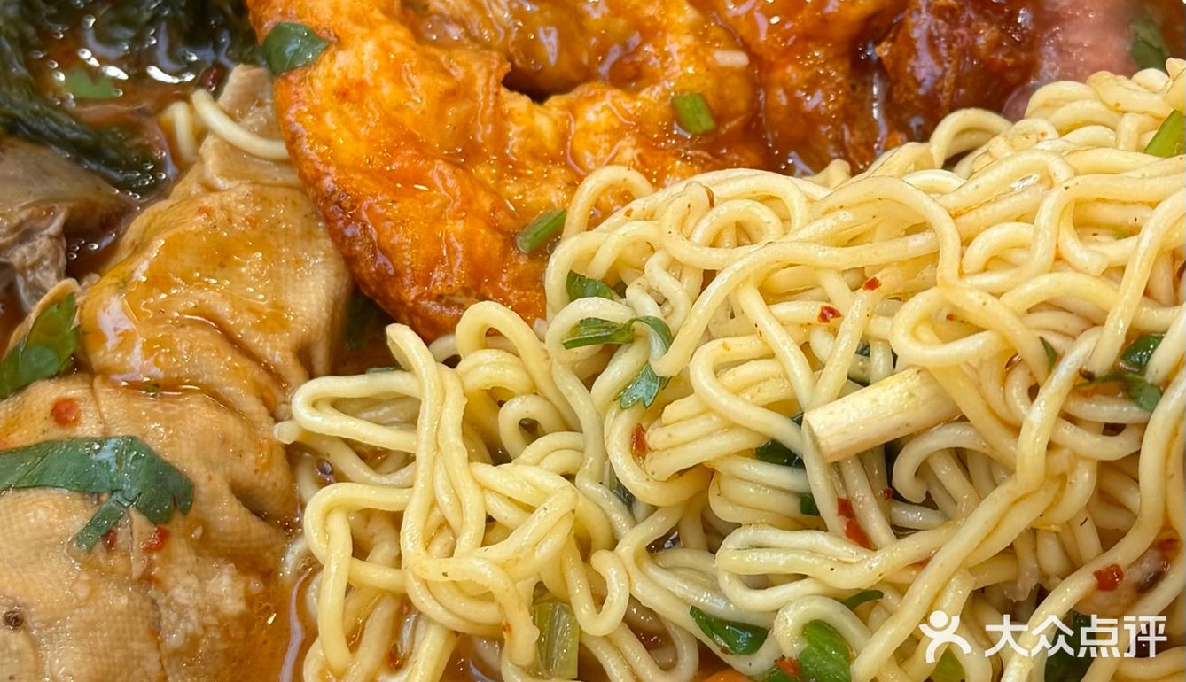 就在桃源路，穷鬼大学生的宝藏串串香！