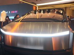 -TESLA 特斯拉(上海太古汇体验店)