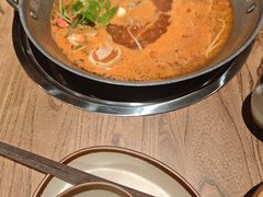 -野山舂·贵州现舂酸汤火锅(鸿通城店)