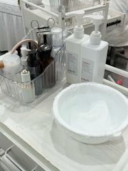 -苗方清颜专业祛痘·皮肤管理