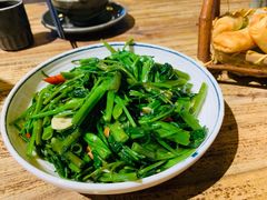泰式飞天通菜-喜越泰莱·泰越料理(海逸新天地店)