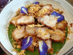 -Chom Cafe and Restaurant